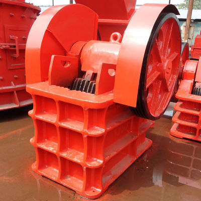 Tipo de triturador de mandíbula de motor diesel pequeño Tipo de triturador de mandíbula de roca móvil con diseño