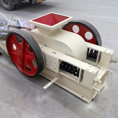 Máquina de trituración de doble rollo para arcilla de lodo de carbón y piedra caliza según el modelo diferente
