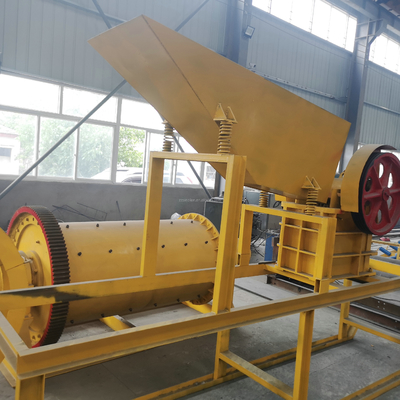 Molino de bolas húmedas con motor o motor para moler mineral de oro a precios asequibles