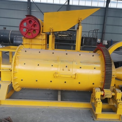 Molino de bolas húmedas con motor o motor para moler mineral de oro a precios asequibles