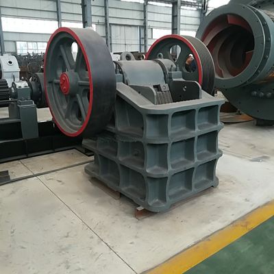 30kw PE400x600 trituradora móvil de mandíbula de piedra de oro pequeño mineral con dimensiones de 1400x1740x1663mm
