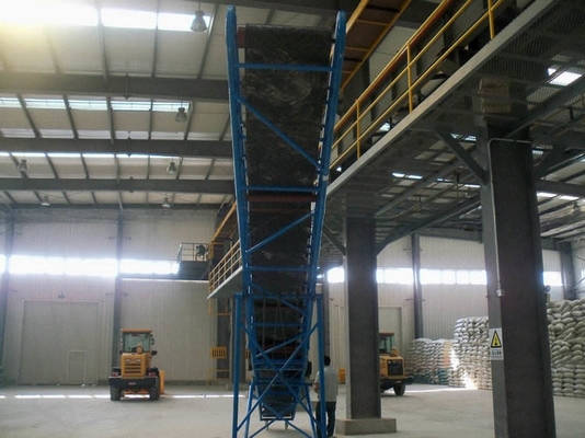 Máquina de línea transportadora de cinturón inclinado de caucho portátil industrial de tamaño pequeño amarillo