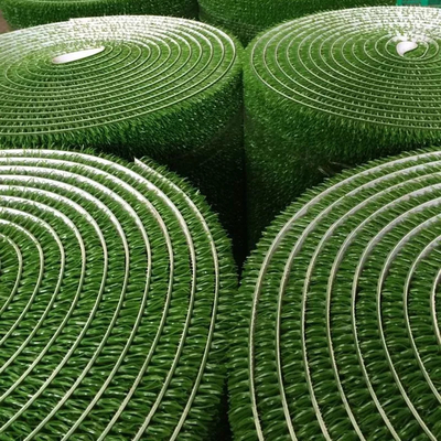 Alta tasa de recuperación Recoger oro Alfombra de minería de plástico verde Hierba de plástico 74 kg/rollo 80 kg/rollo