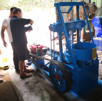 Materia prima del viento de carbón Motor diesel Prensa de carbón Hexágono Briquette haciendo máquina