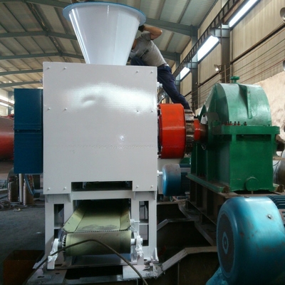 800 kg de peso Polvo de hierro Bauxita Magnesia Polvo seco Máquina de briquetas de alta presión