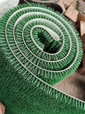 Alfombra de plástico de hierba verde para la extracción de oro aluvial 1000 * 15000mm en la planta de fabricación